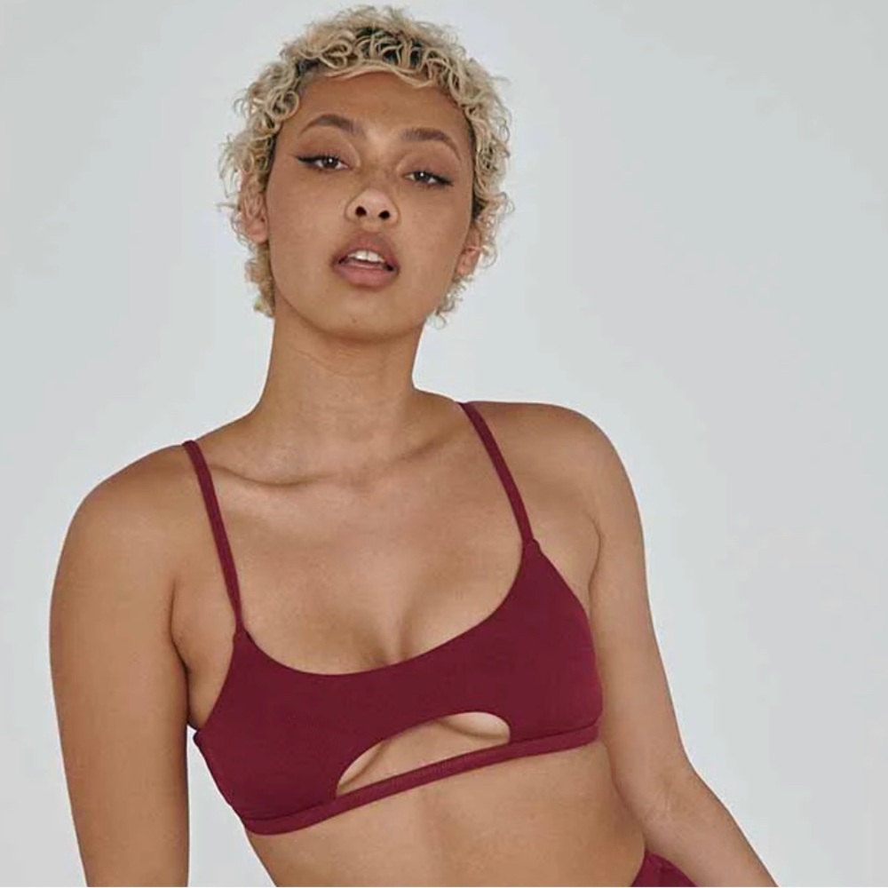 CXIX Creatures Raree The Hills Plum Wine Ribbed Top Pole Wear XS 32A